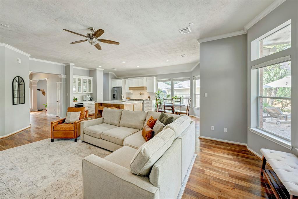 19 Split Rail Place