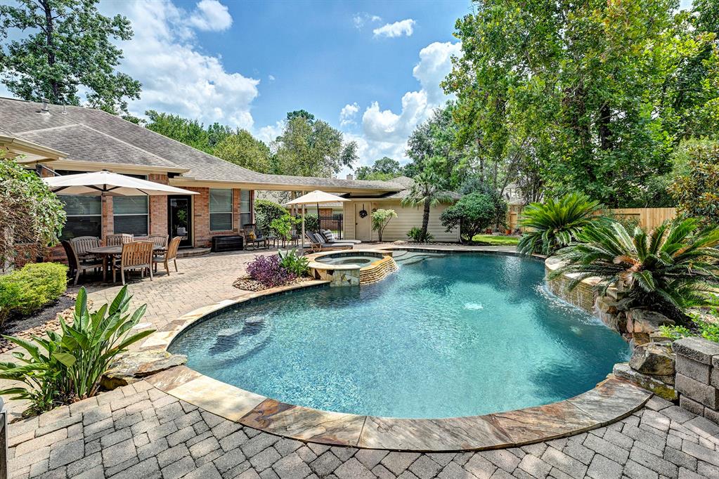 19 Split Rail Place