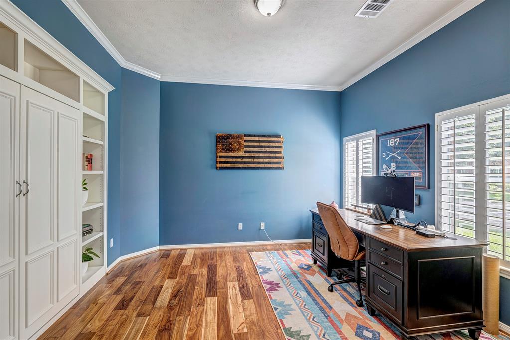 19 Split Rail Place