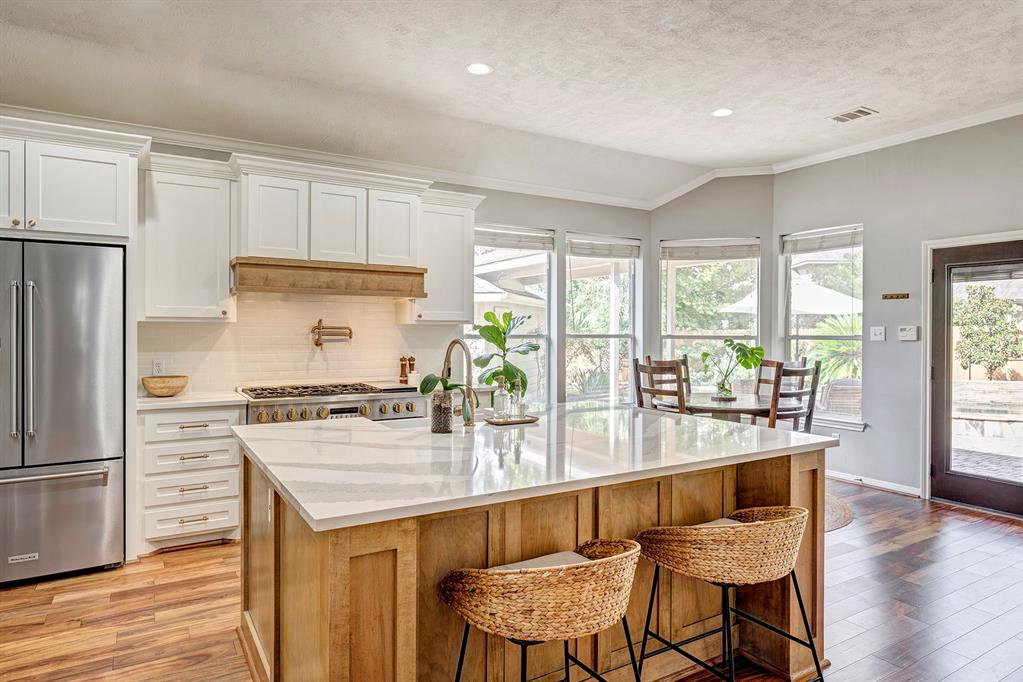 19 Split Rail Place