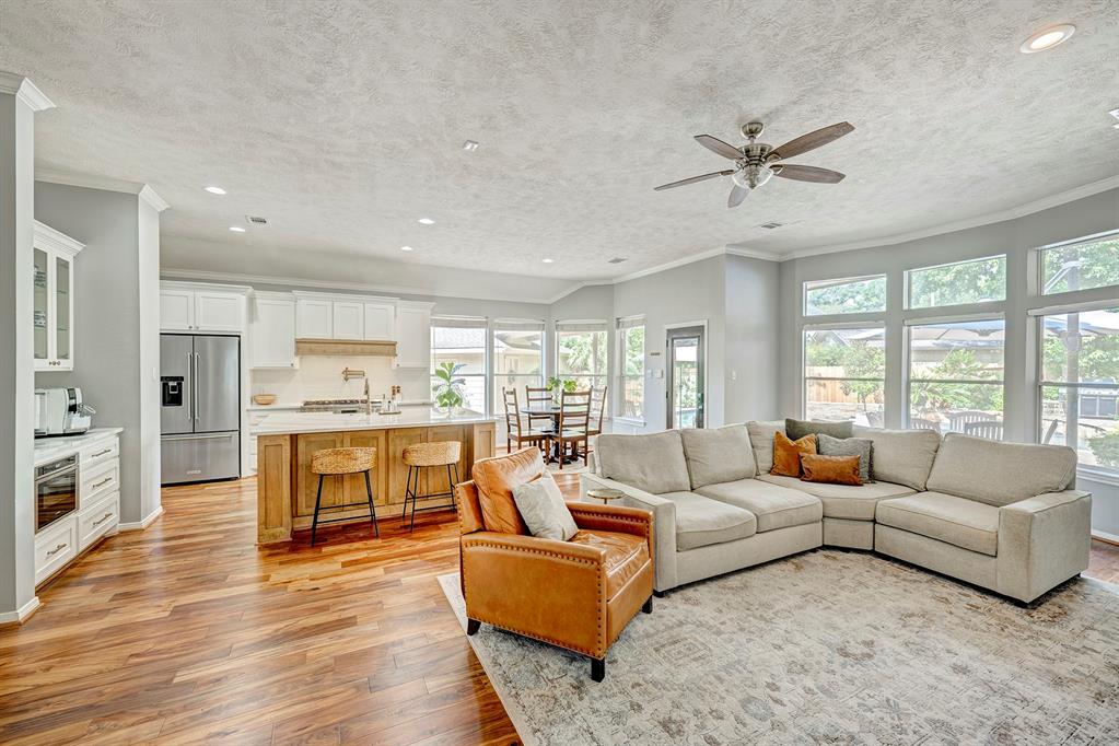 19 Split Rail Place