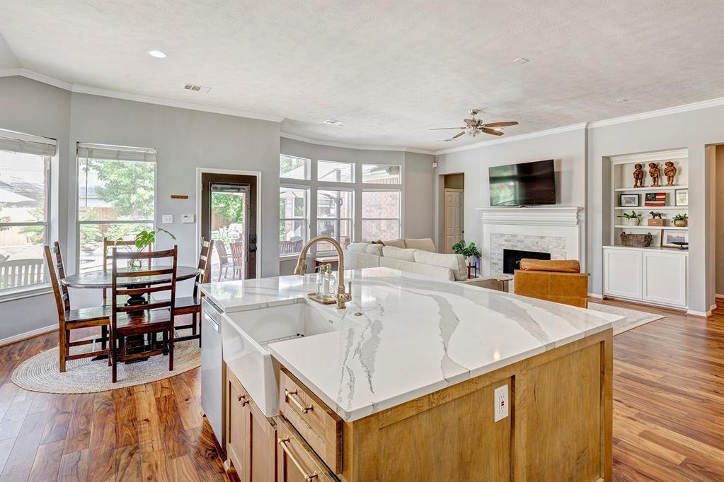 19 Split Rail Place
