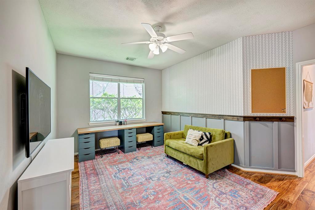 19 Split Rail Place
