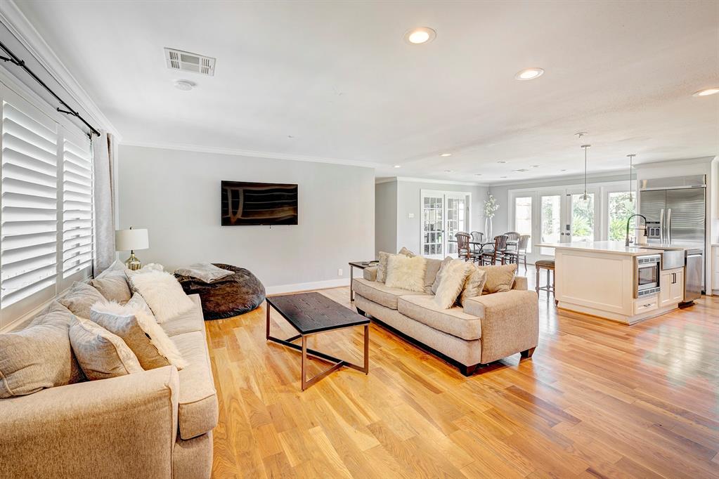 1712 Hollister Street