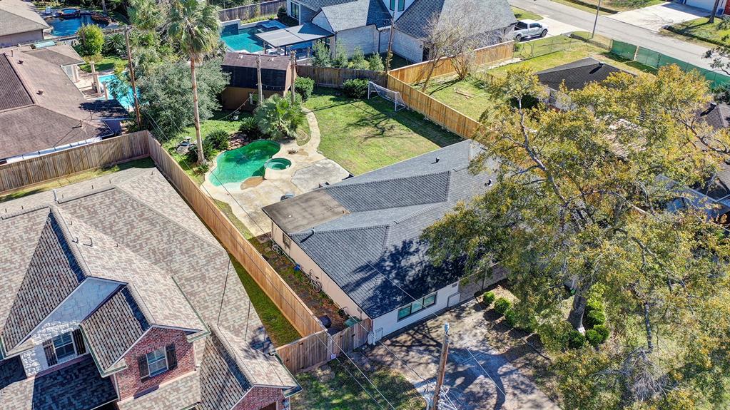 1712 Hollister Street