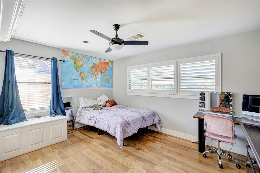 1712 Hollister Street