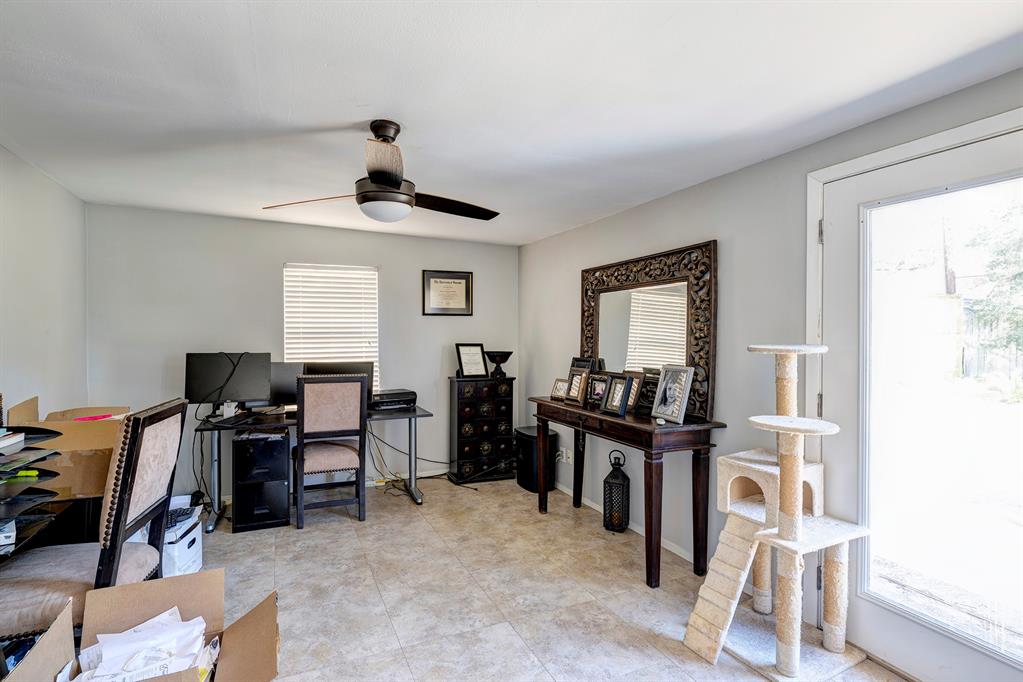 1712 Hollister Street