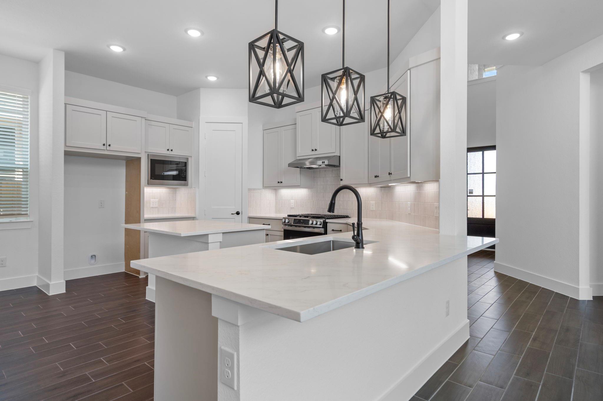 1215 Luna Drive