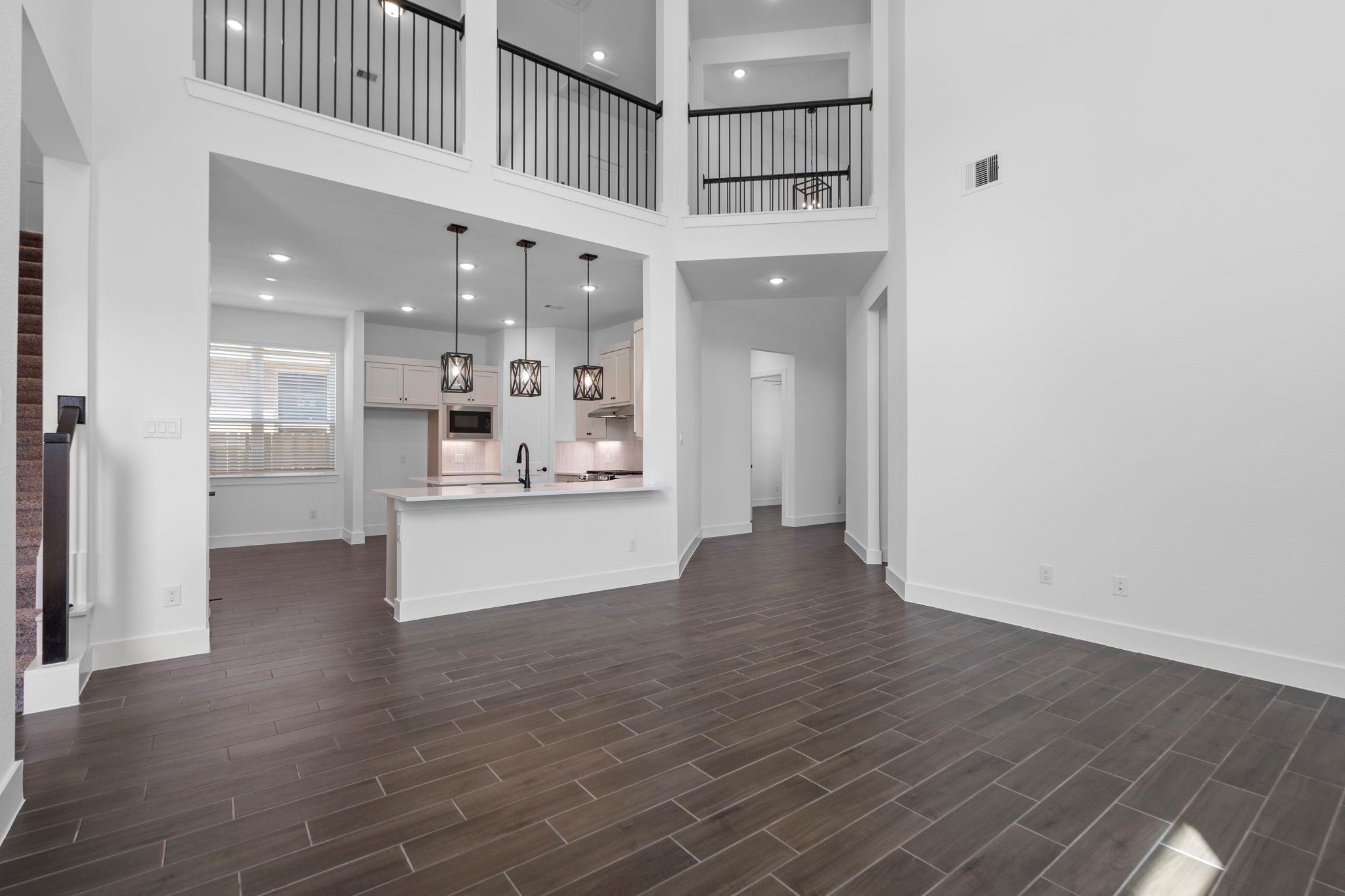 1215 Luna Drive