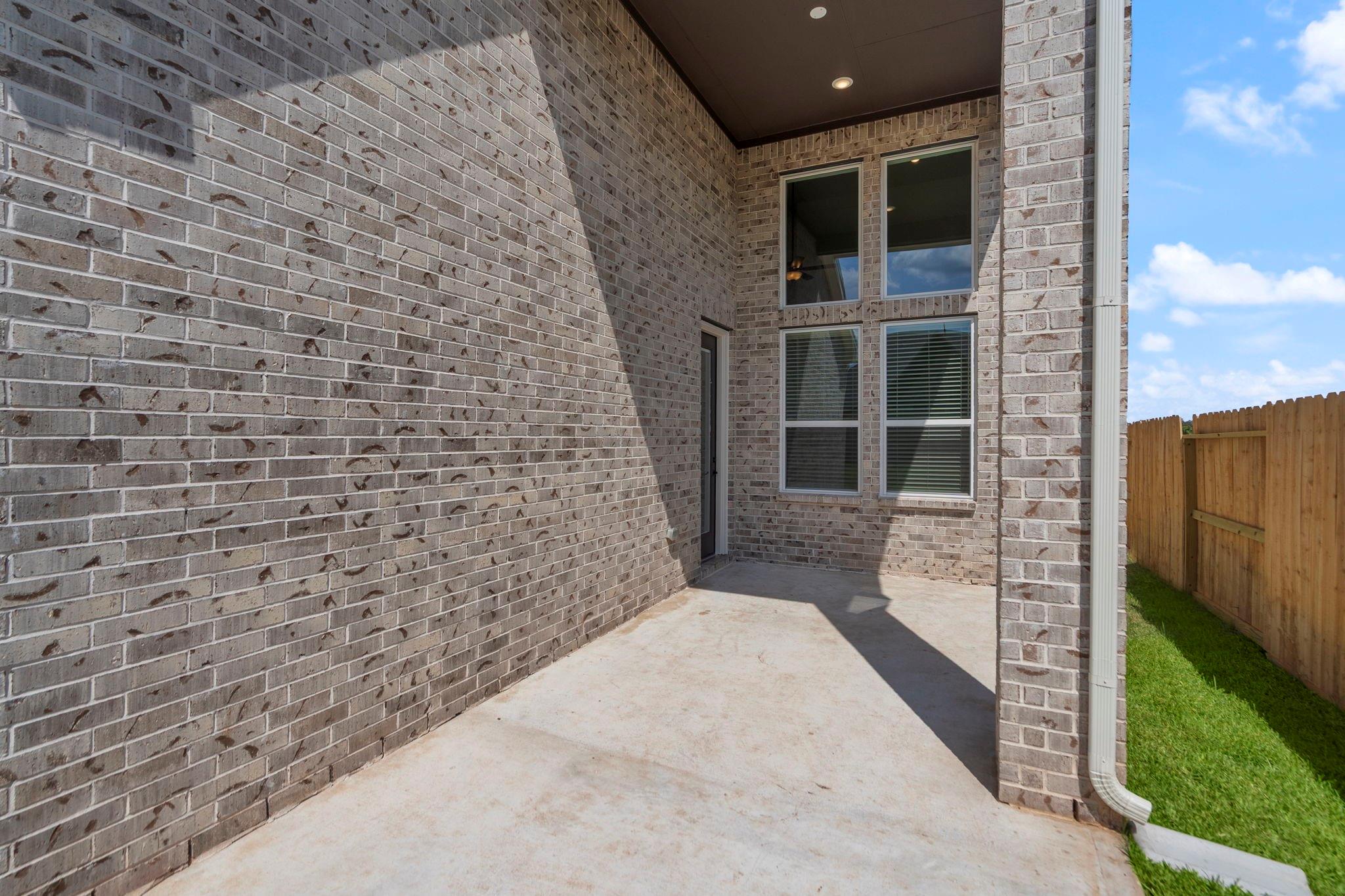 1215 Luna Drive