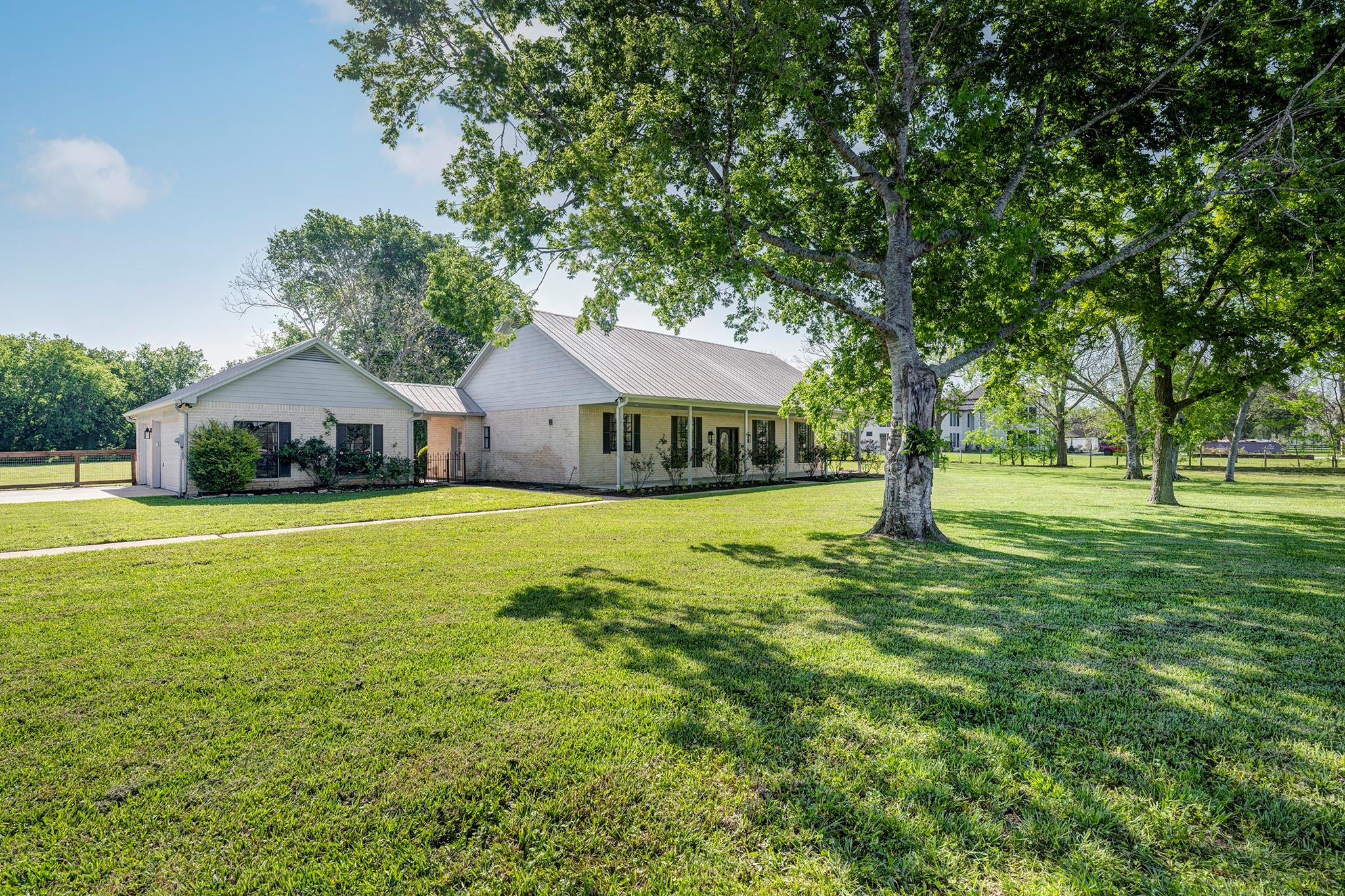 6902 Bois D Arc Lane