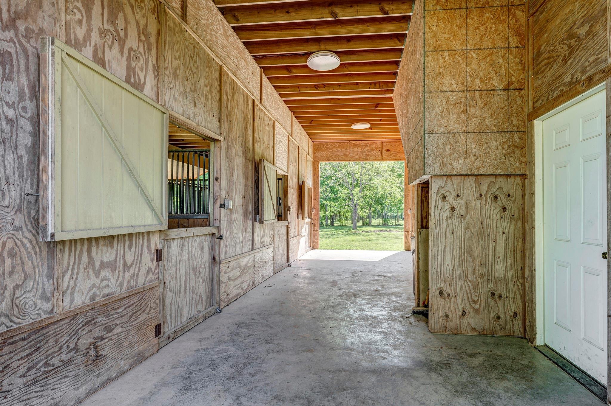 6902 Bois D Arc Lane