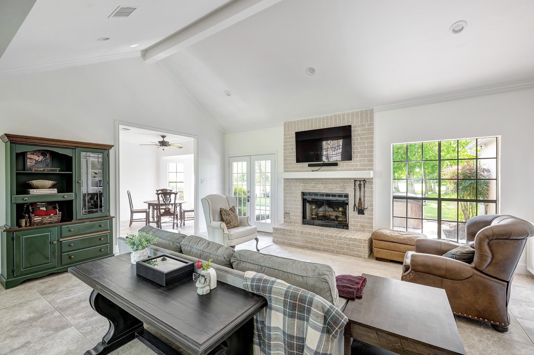 6902 Bois D Arc Lane