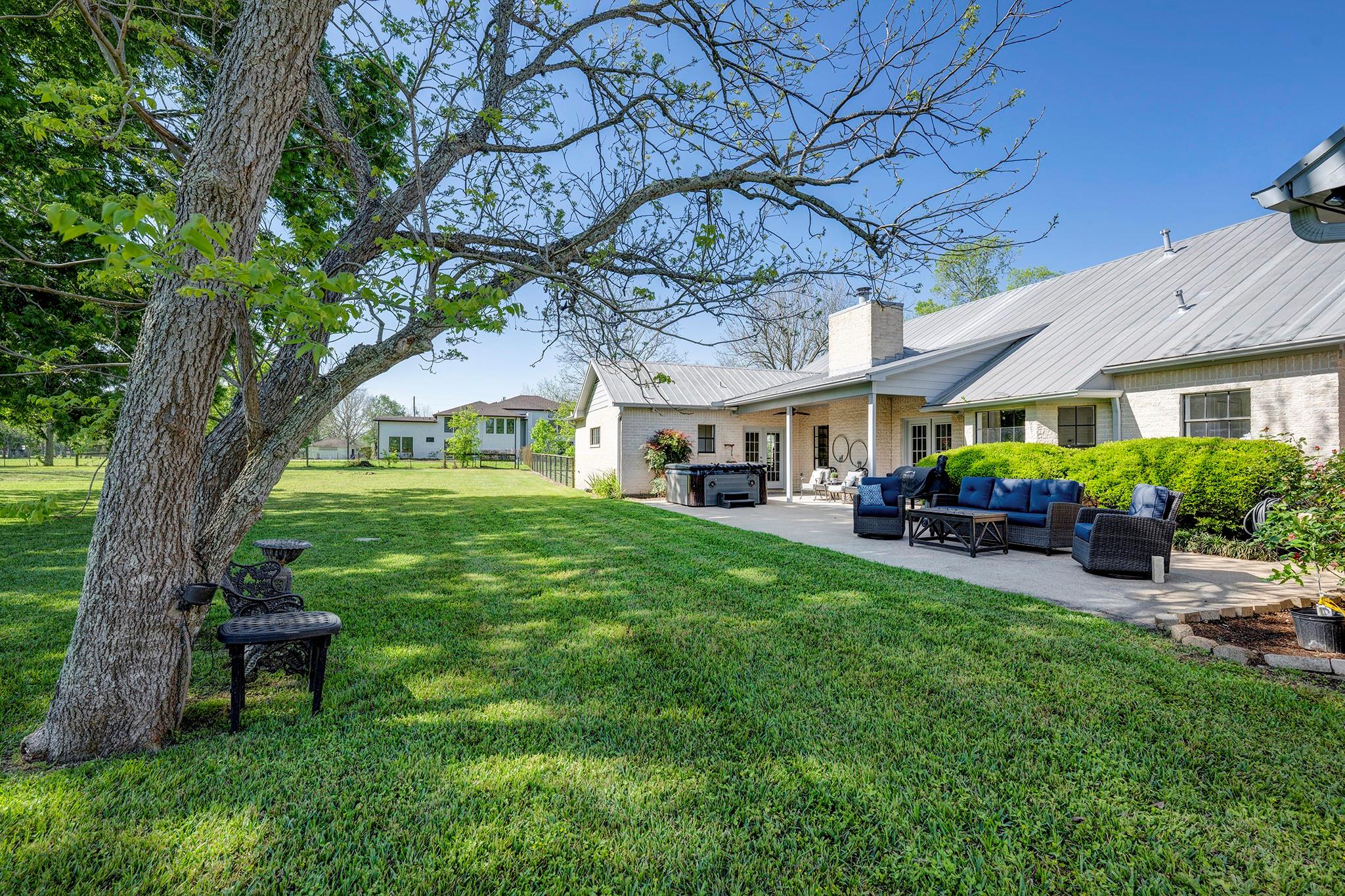 6902 Bois D Arc Lane