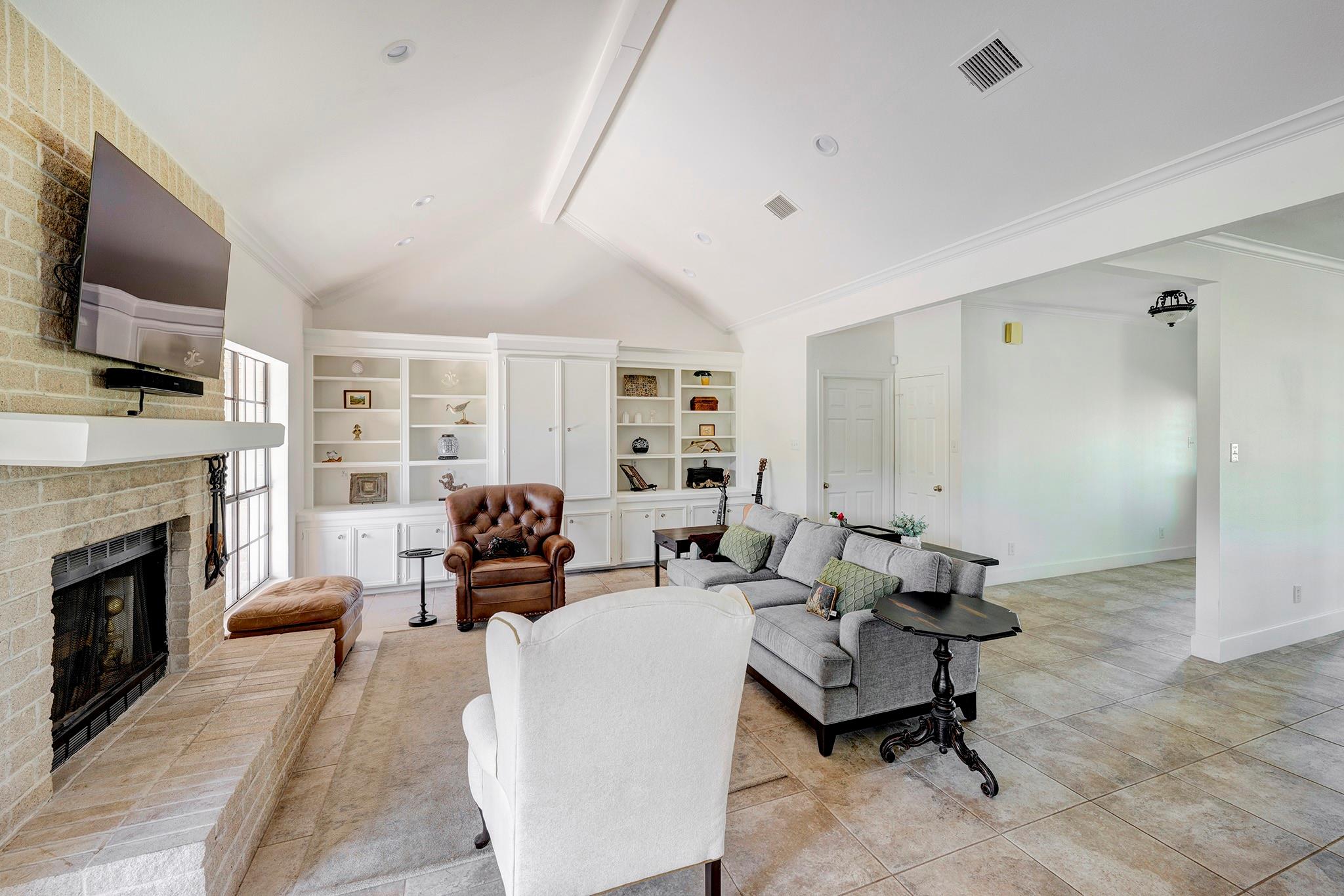 6902 Bois D Arc Lane