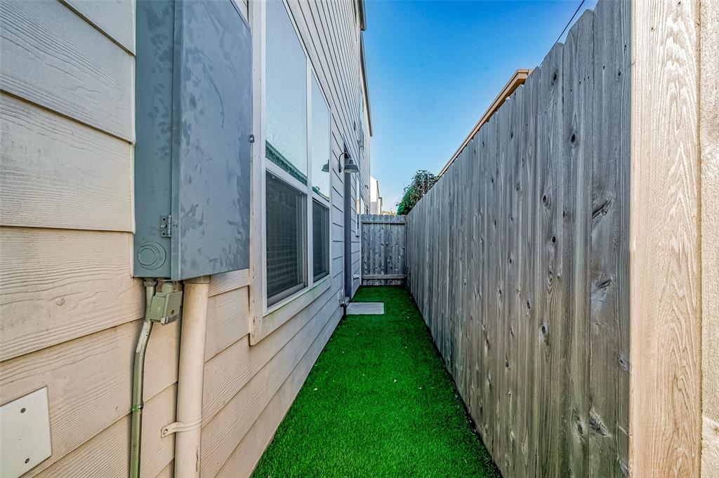 302 Cyclamen Street