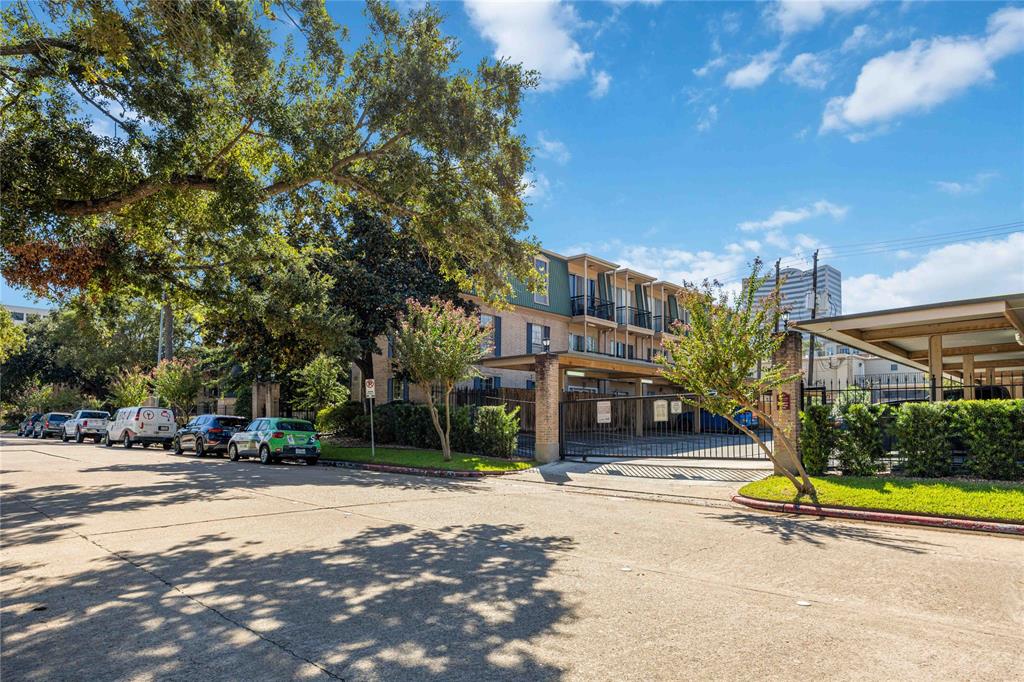 4515 Briar Hollow Place # 308