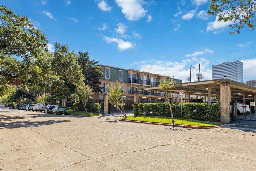 4515 Briar Hollow Place # 308