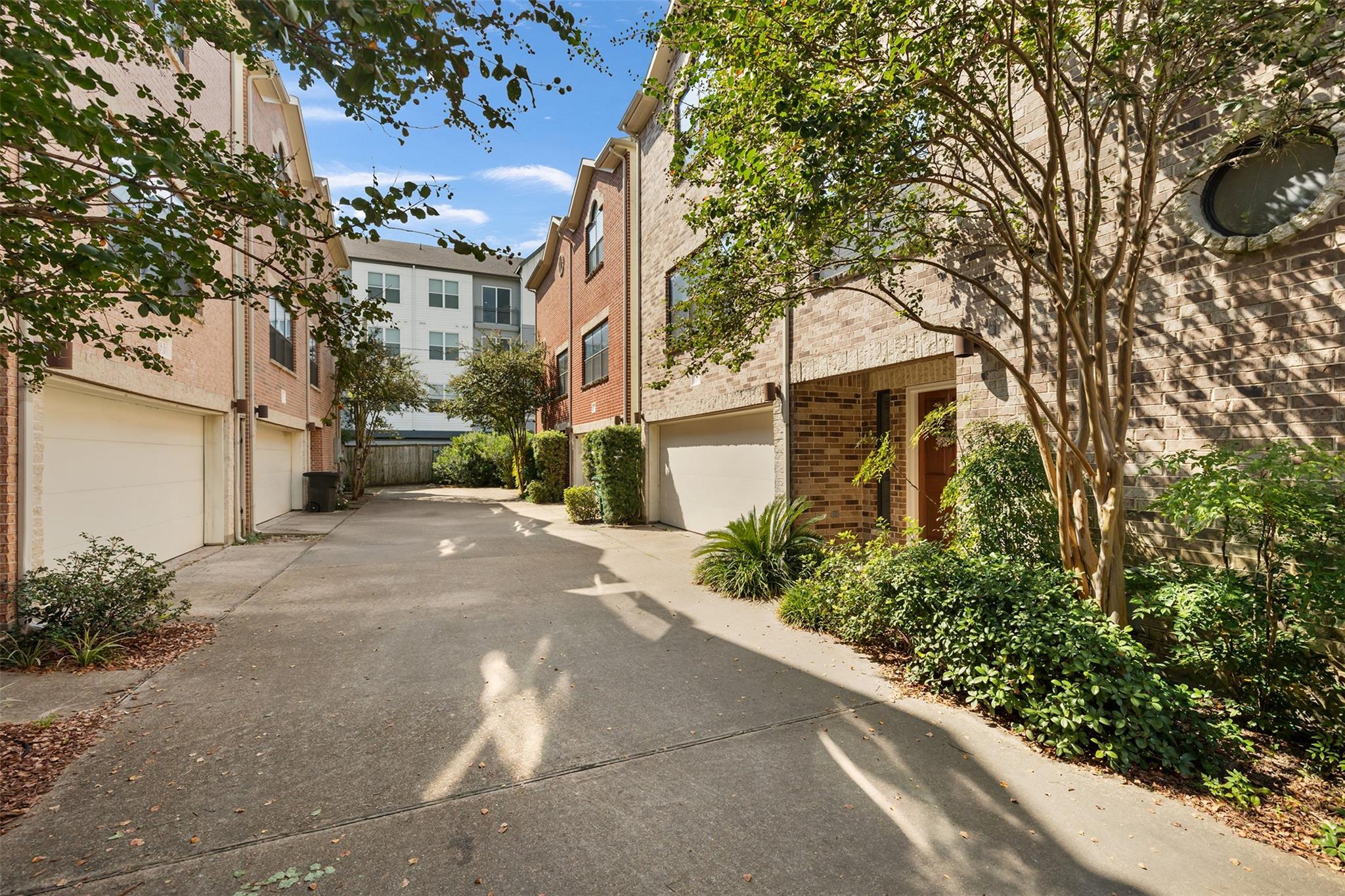 718 W 22nd Street Unit: E