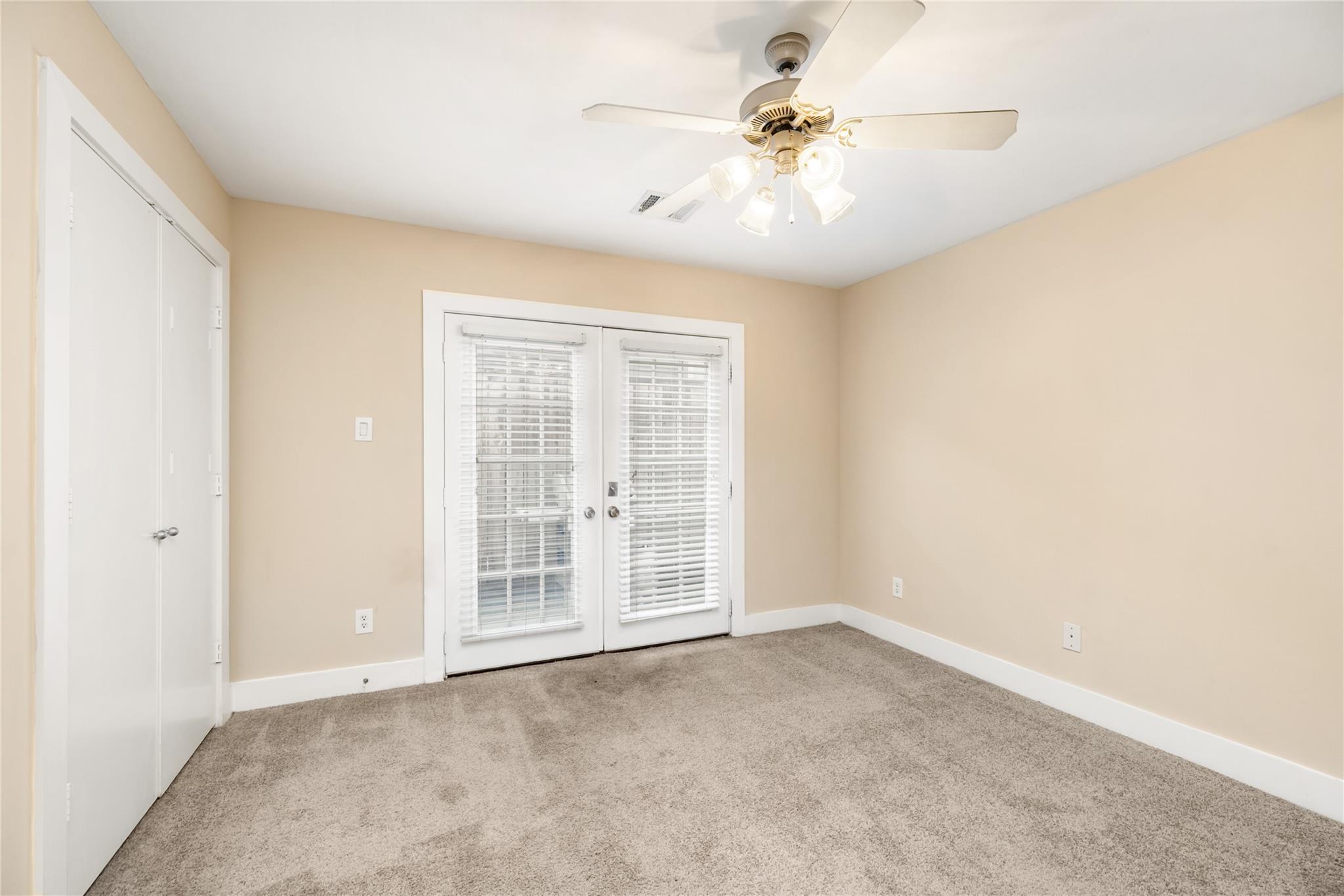 718 W 22nd Street Unit: E