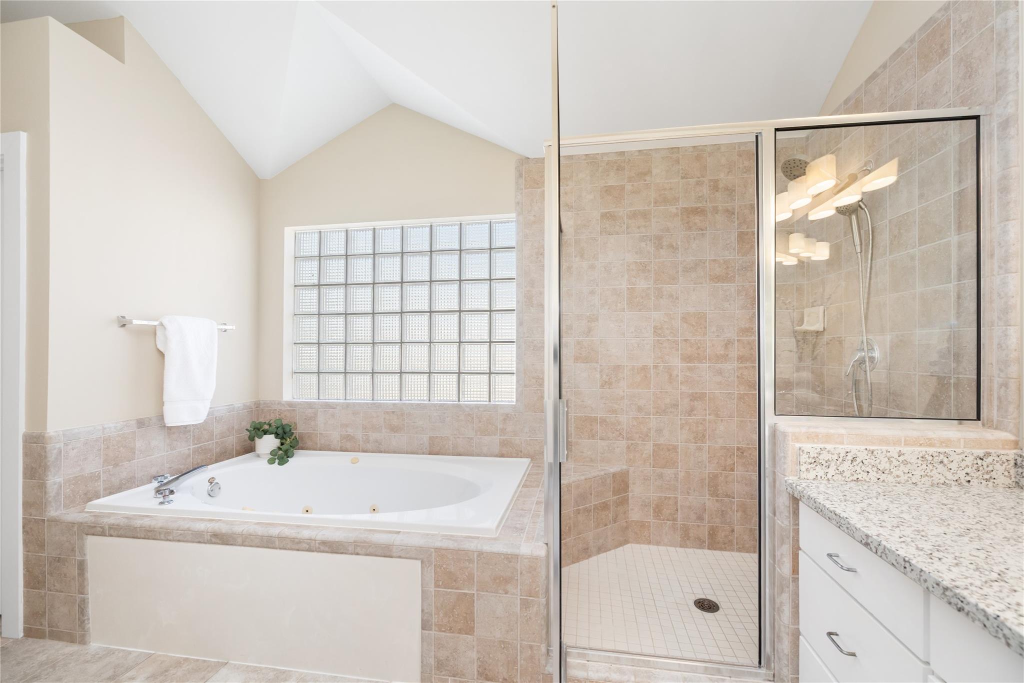 718 W 22nd Street Unit: E