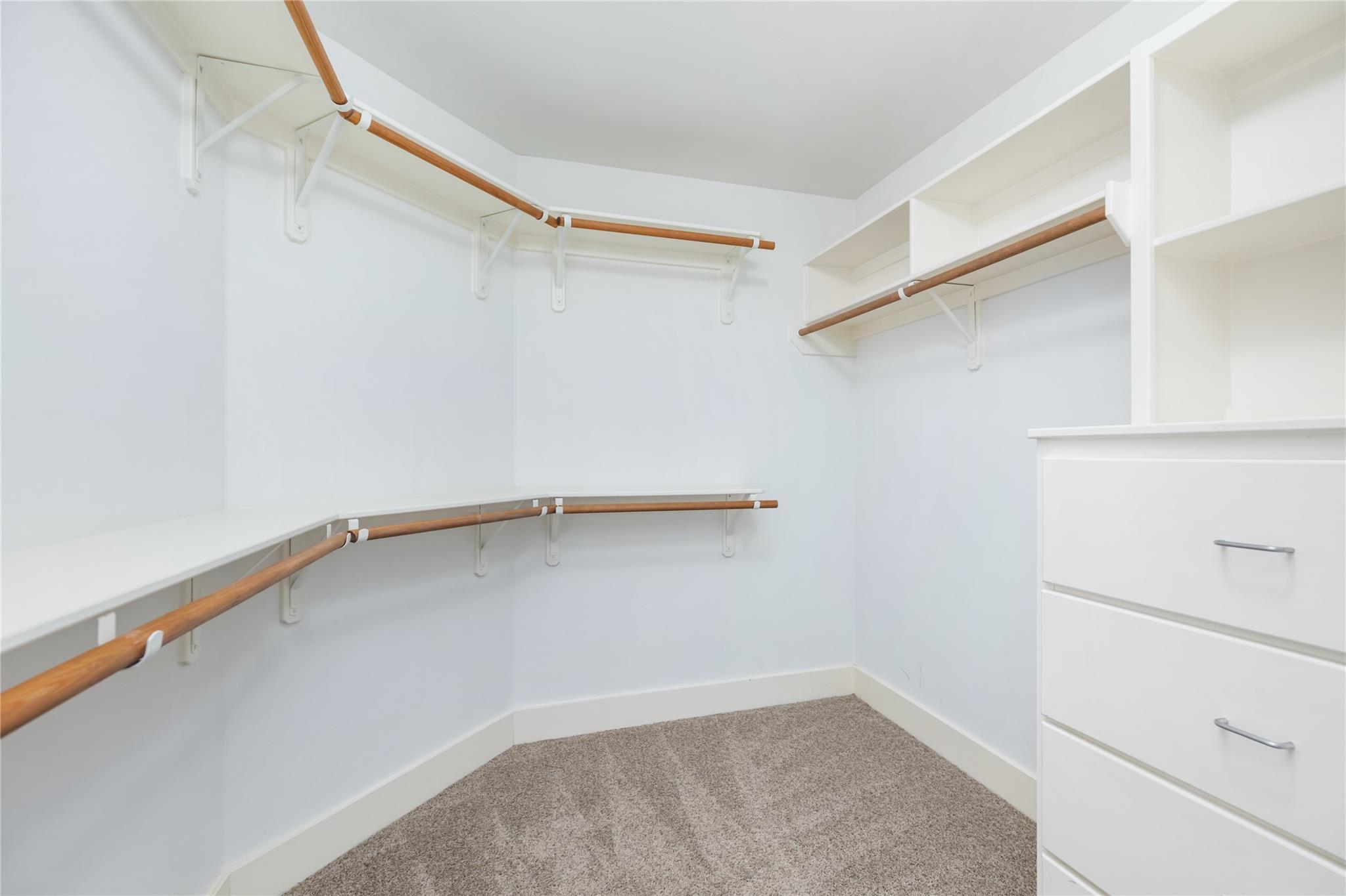 718 W 22nd Street Unit: E