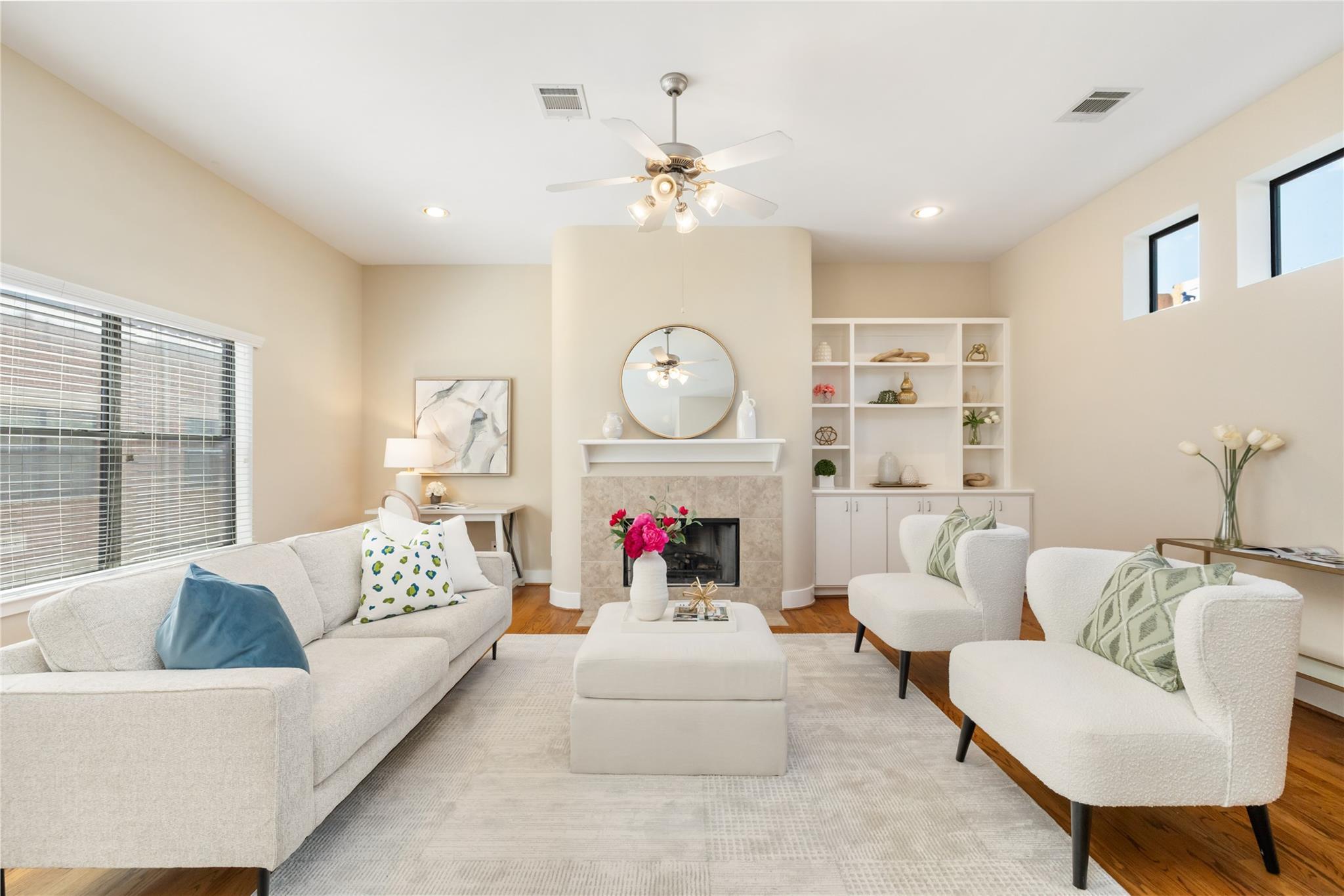 718 W 22nd Street Unit: E