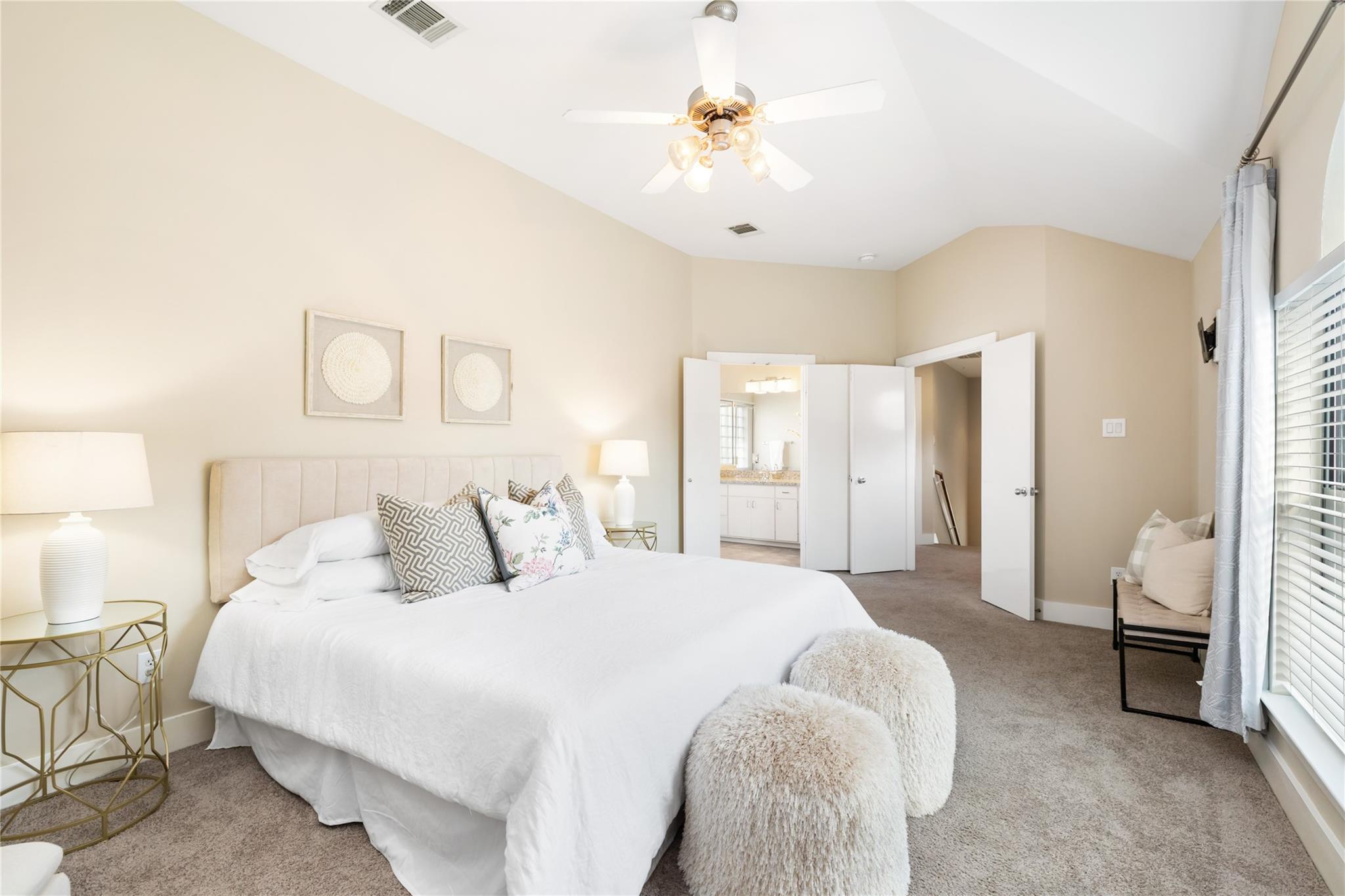 718 W 22nd Street Unit: E