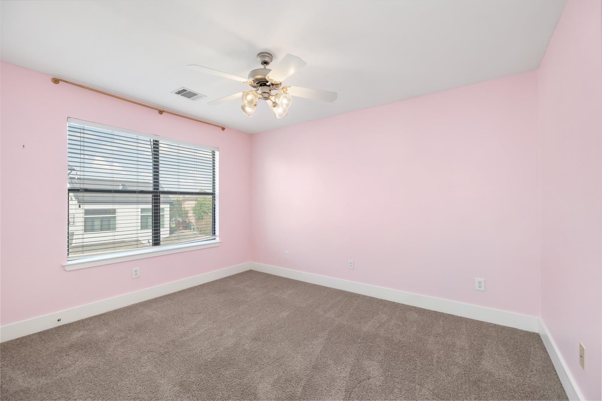 718 W 22nd Street Unit: E