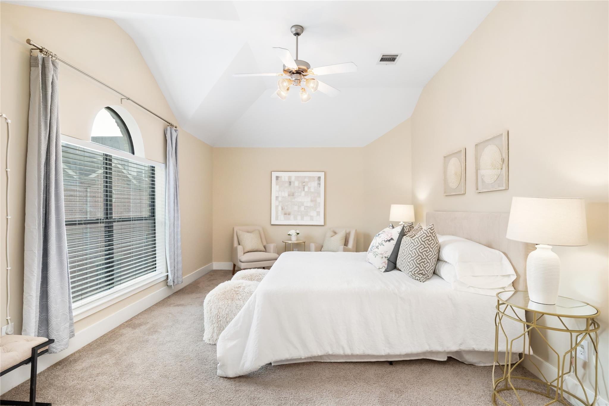 718 W 22nd Street Unit: E