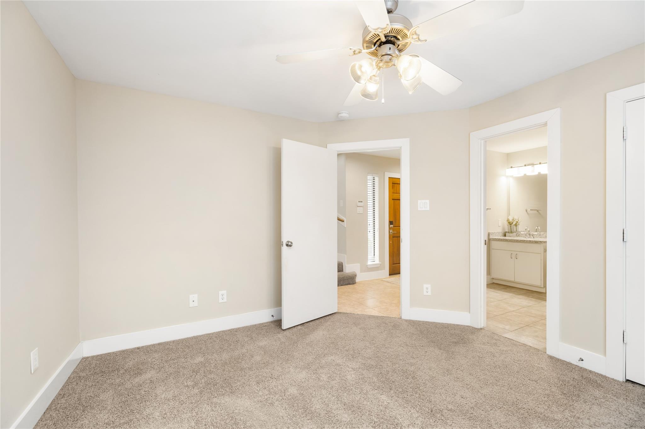 718 W 22nd Street Unit: E