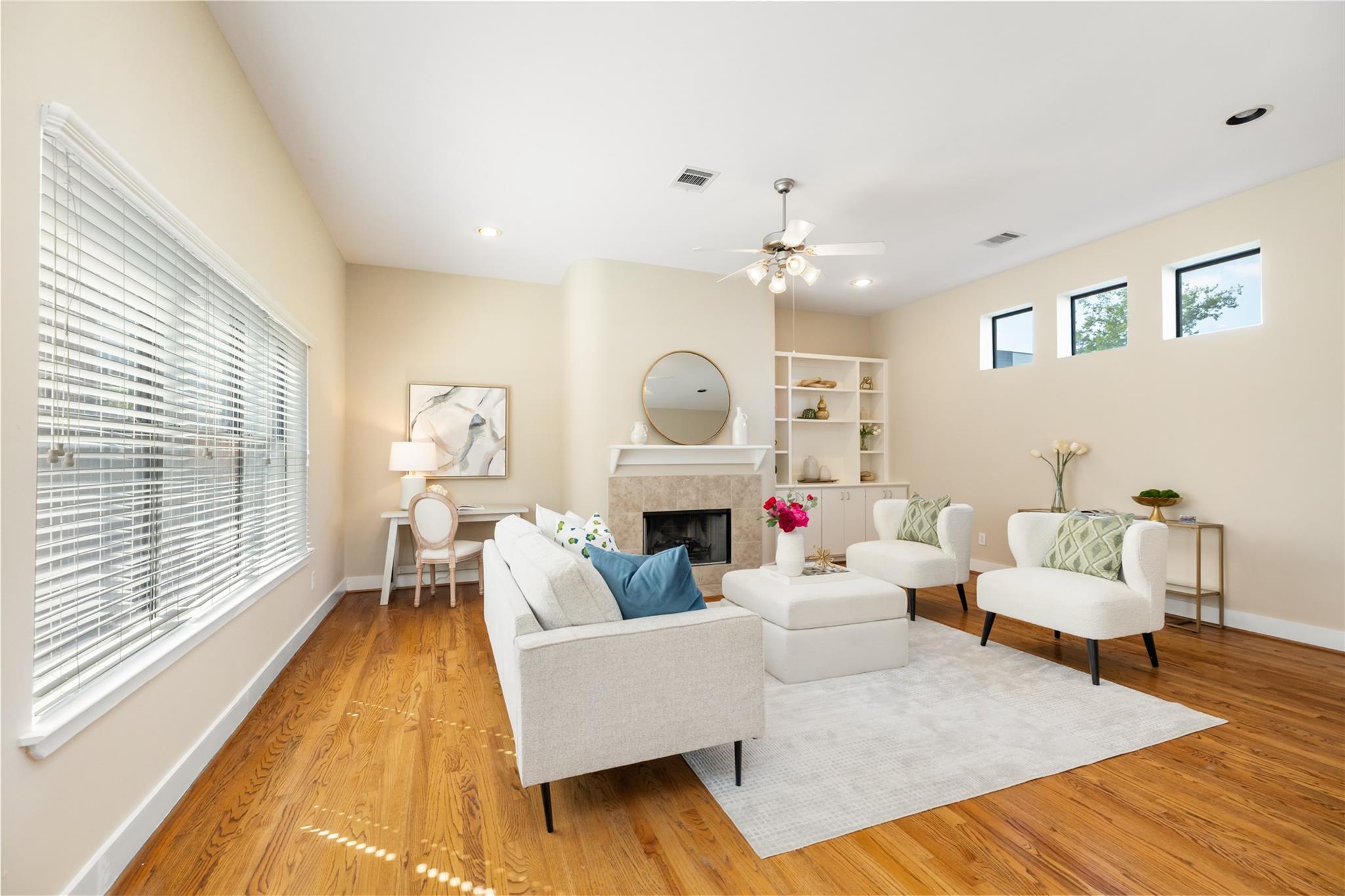 718 W 22nd Street Unit: E