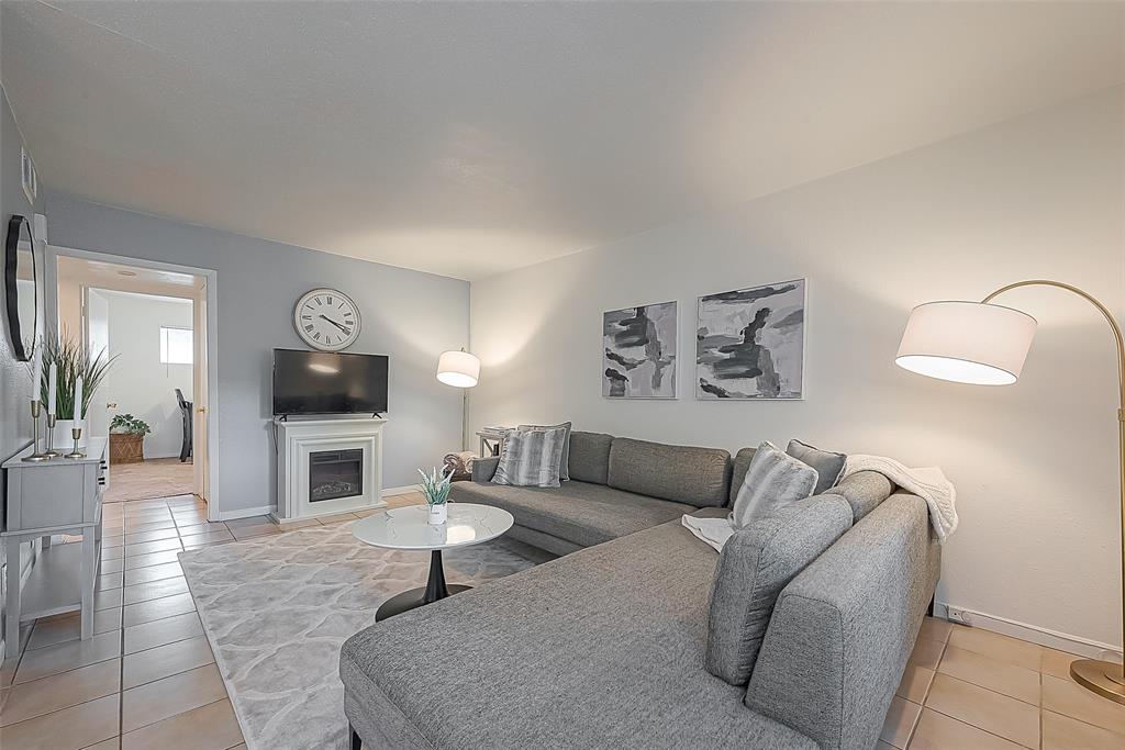 3944 W Alabama Street # 8