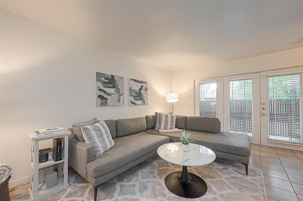 3944 W Alabama Street # 8