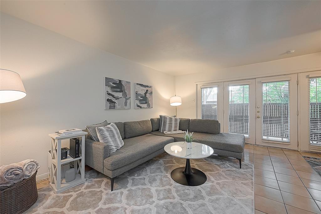 3944 W Alabama Street # 8