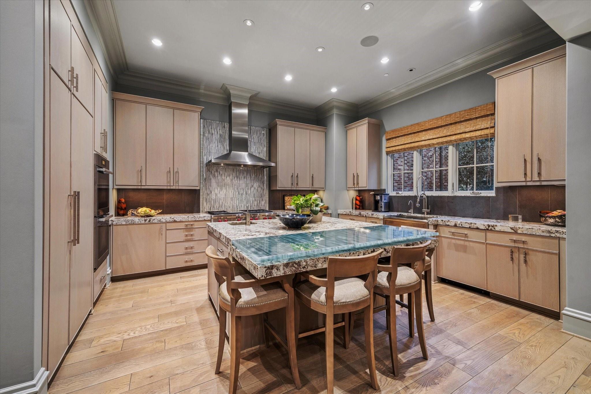 1225 Place Royale Way