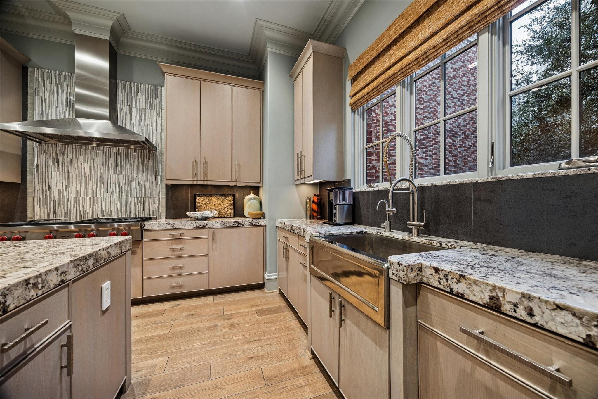 1225 Place Royale Way