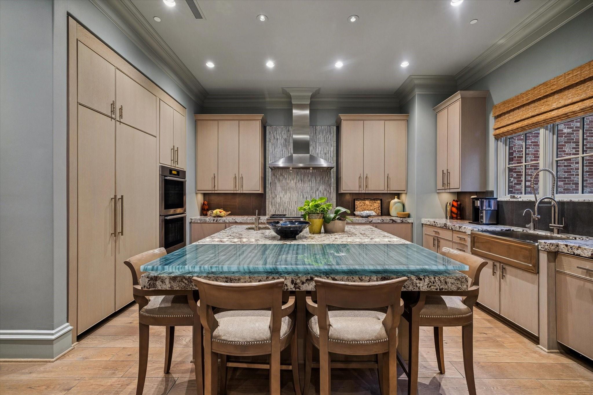 1225 Place Royale Way