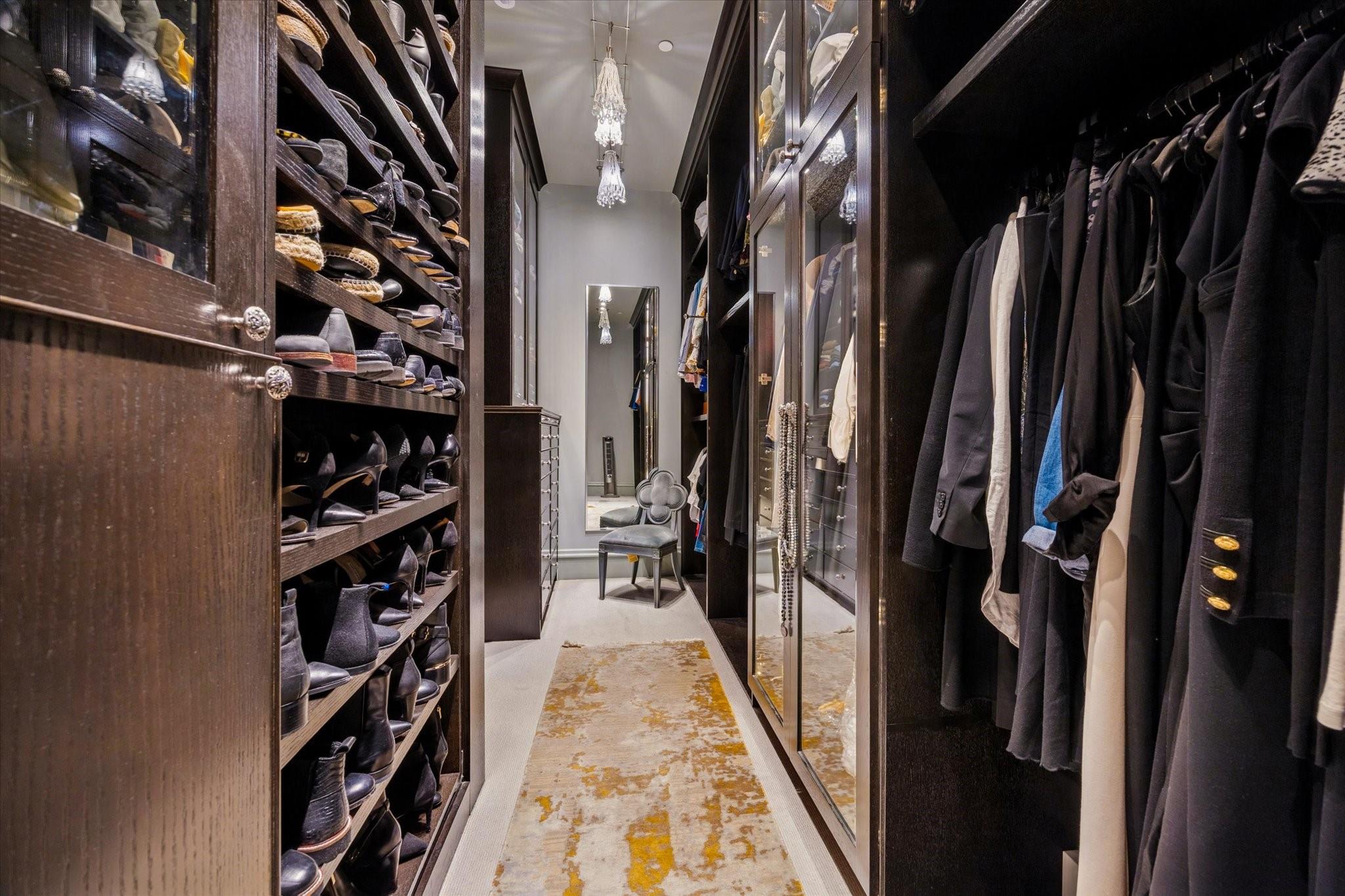 1225 Place Royale Way