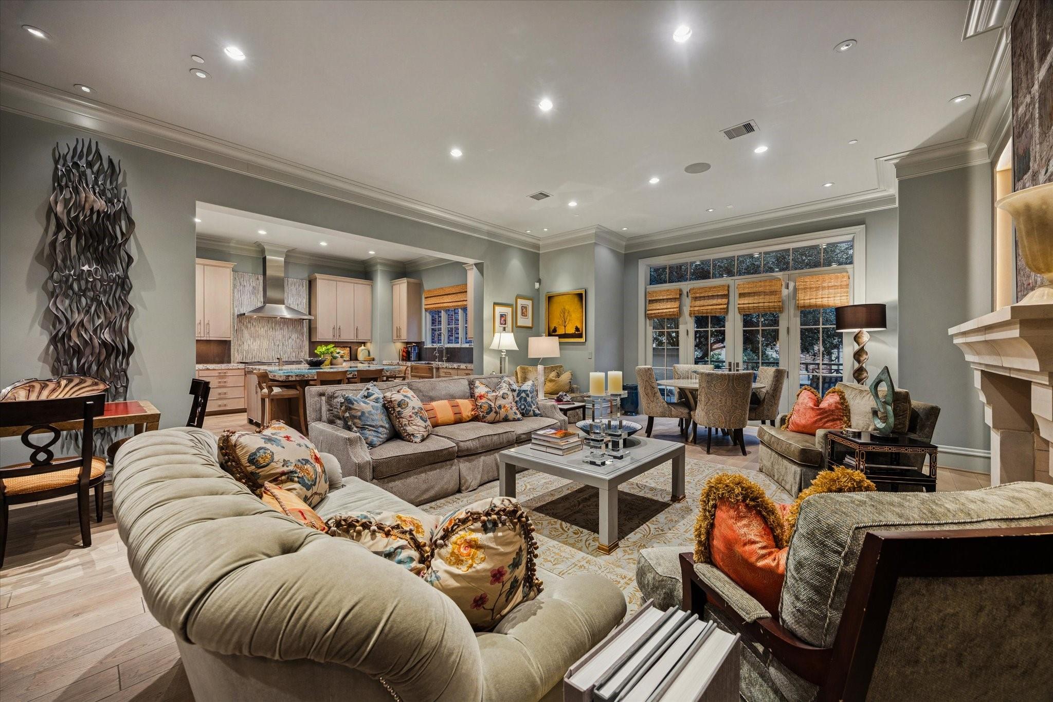 1225 Place Royale Way