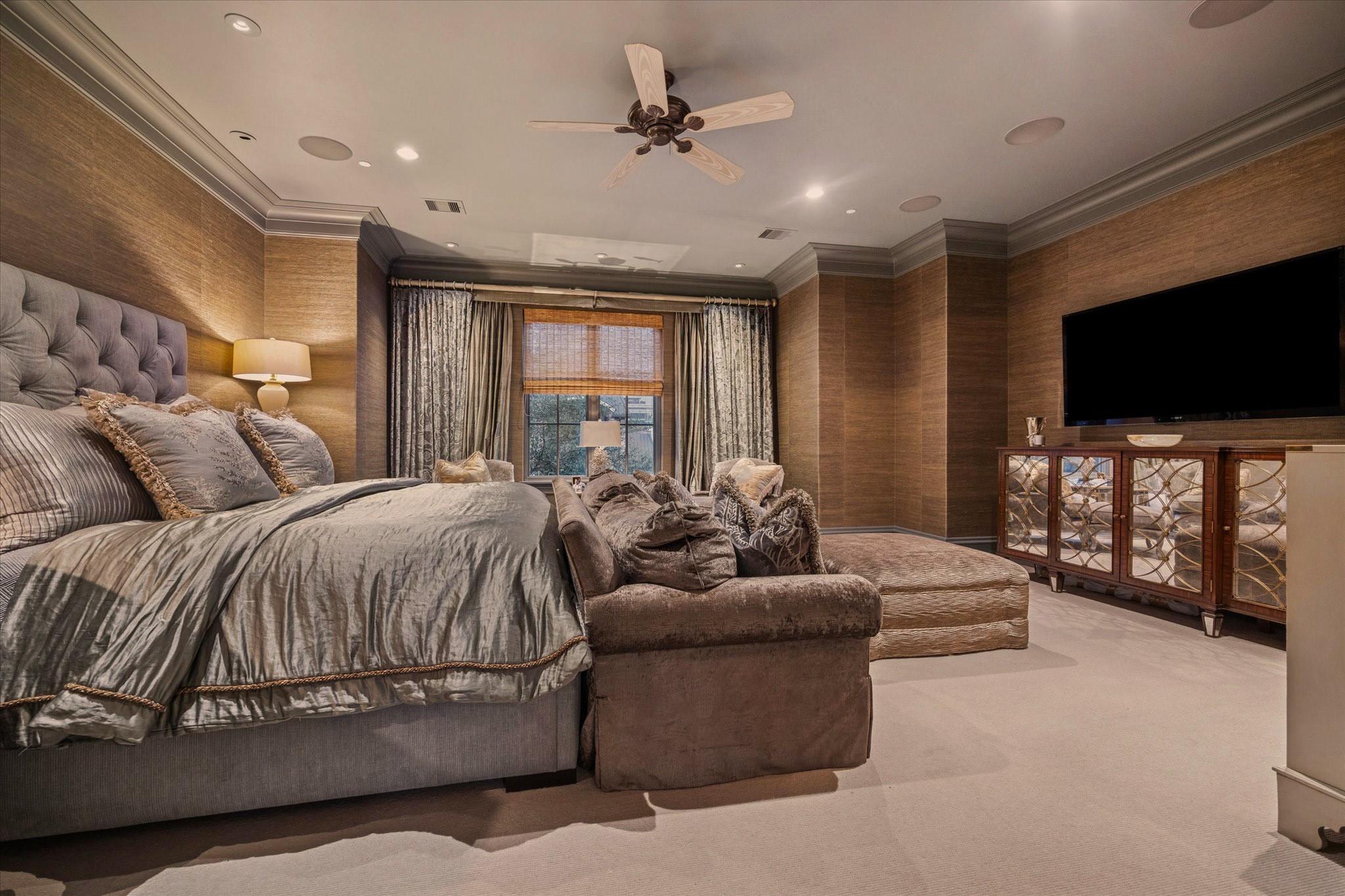 1225 Place Royale Way