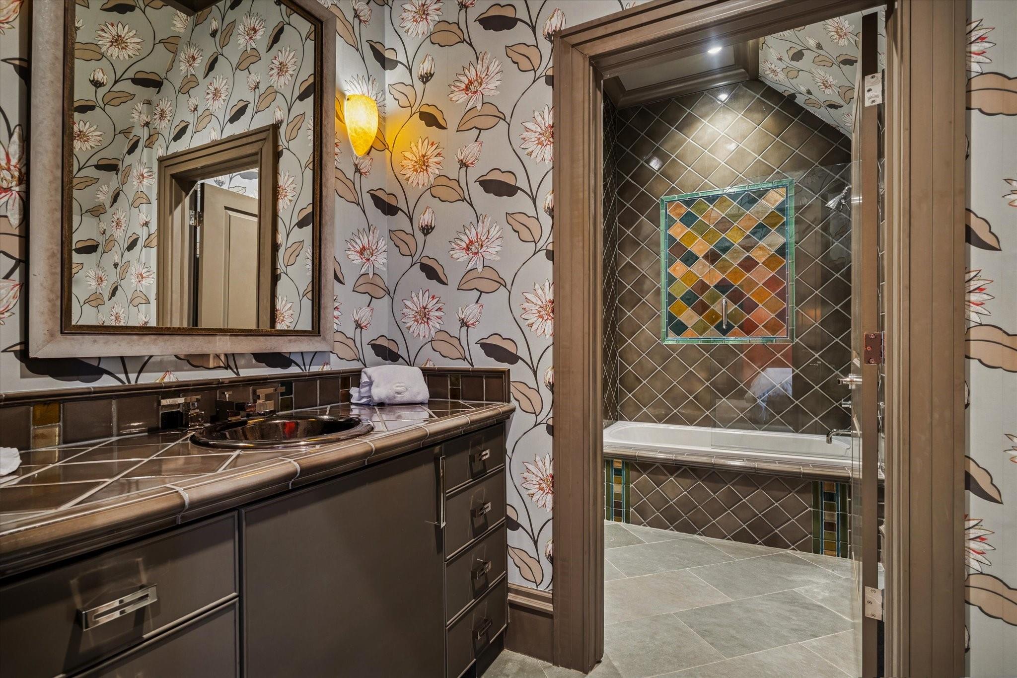 1225 Place Royale Way