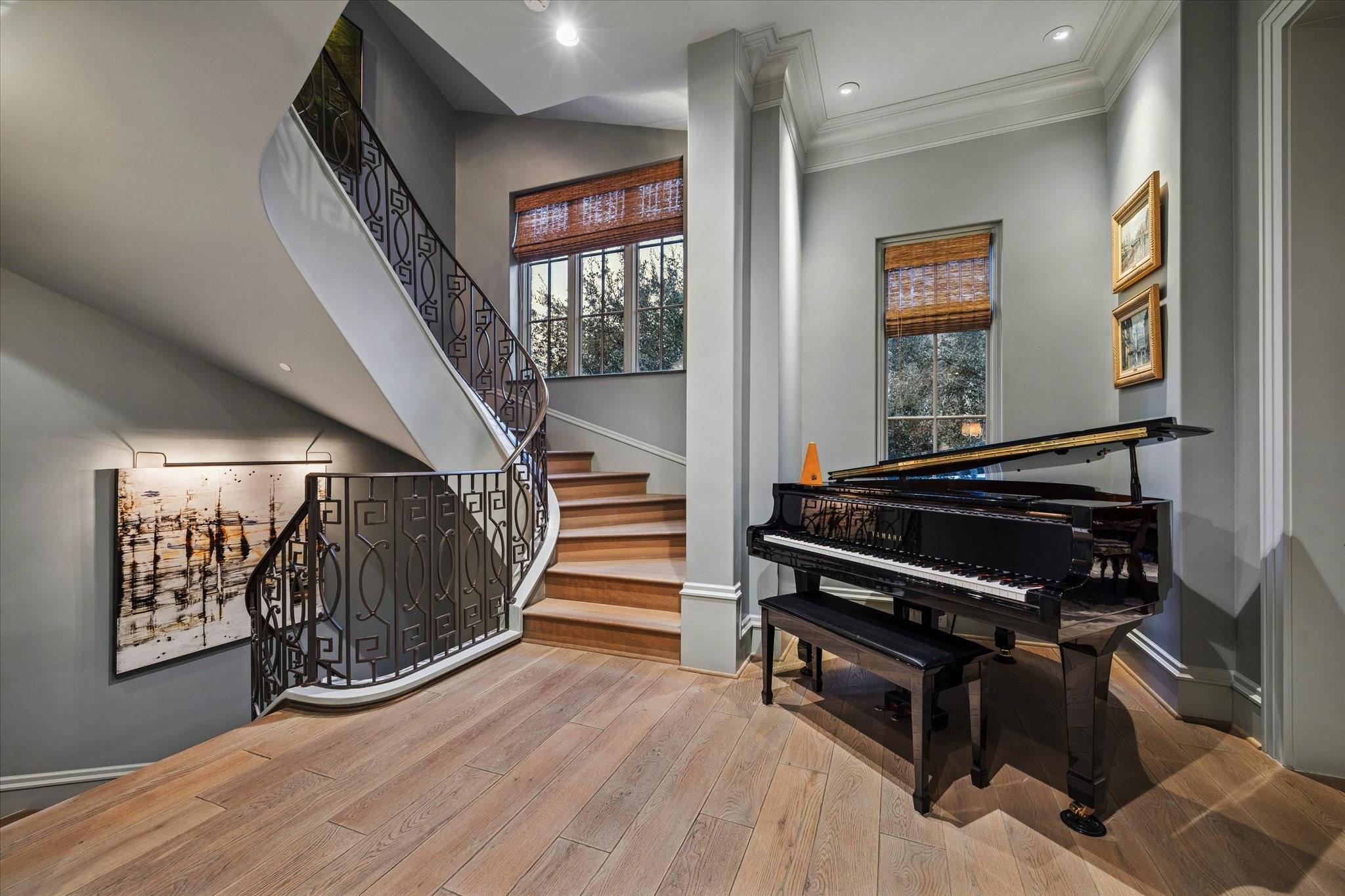 1225 Place Royale Way