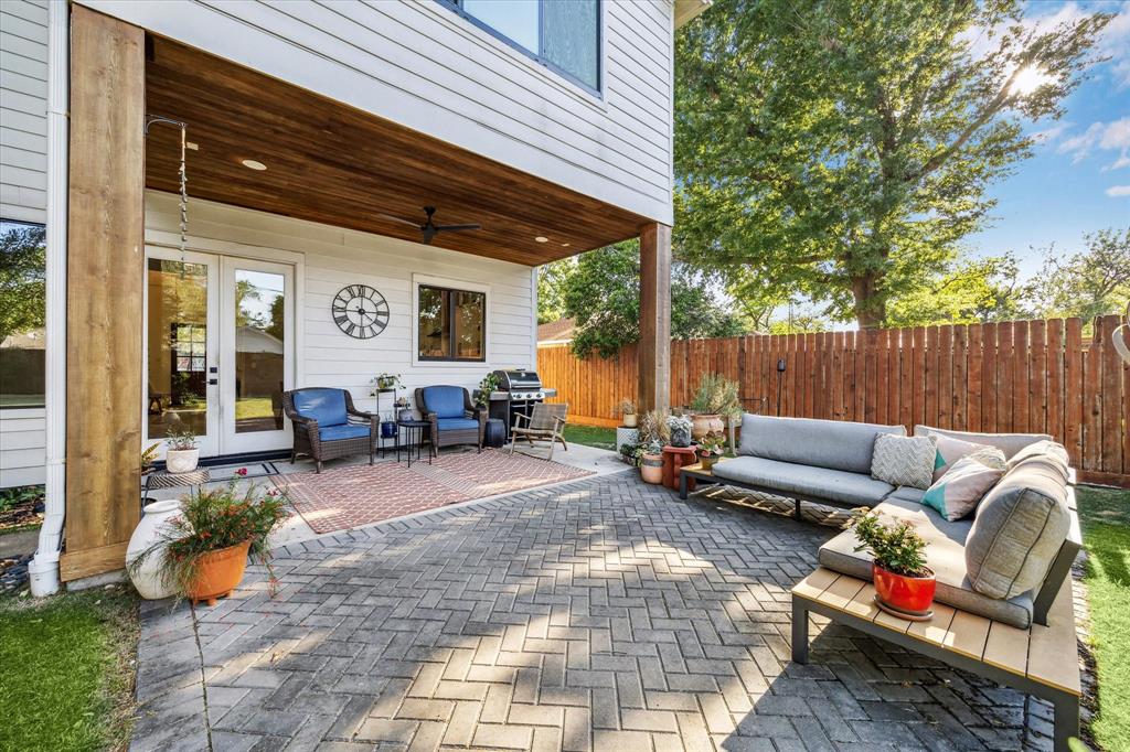 1814 Saxon Drive