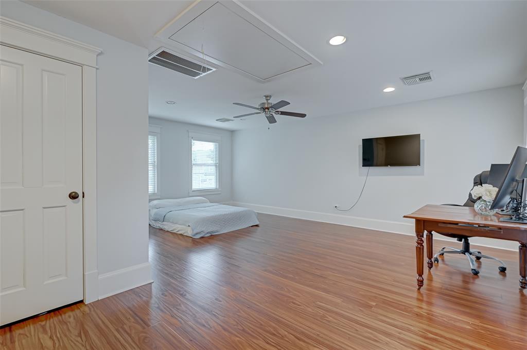 628 W 17th Street