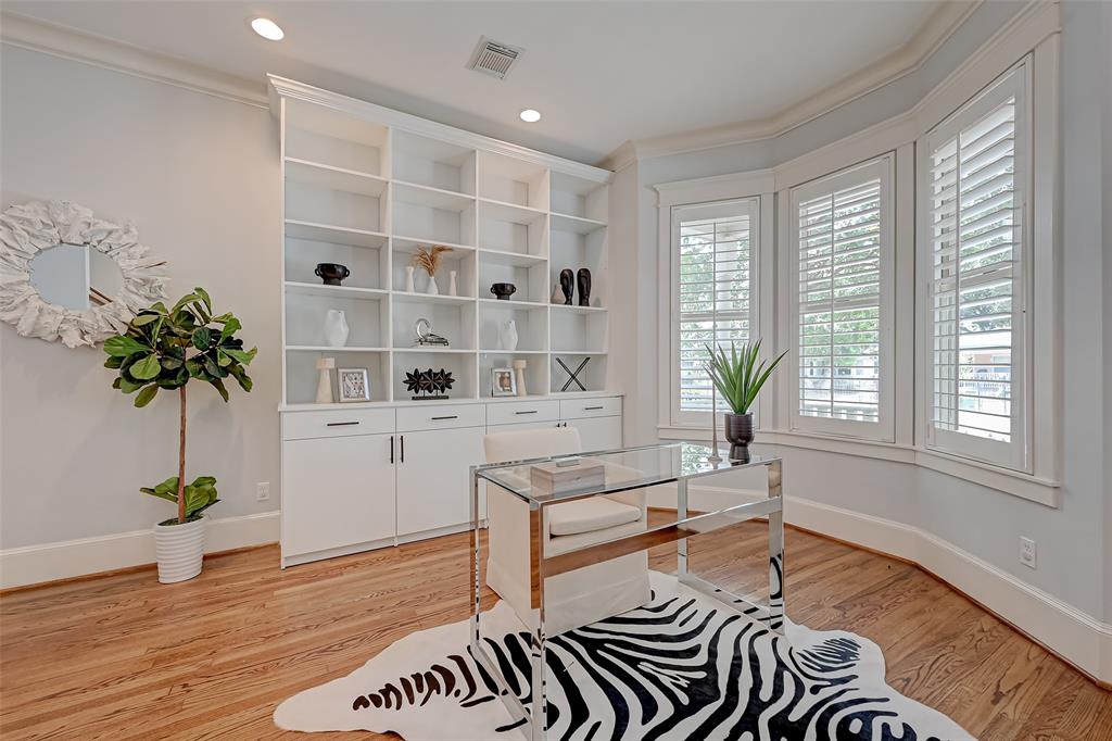 628 W 17th Street