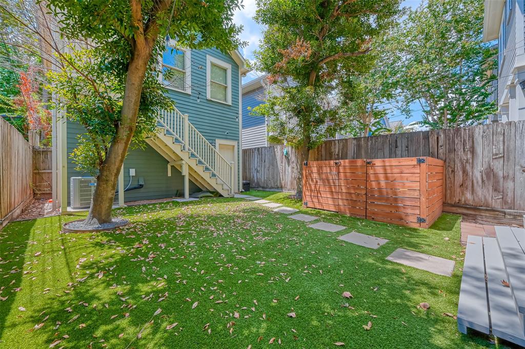 628 W 17th Street