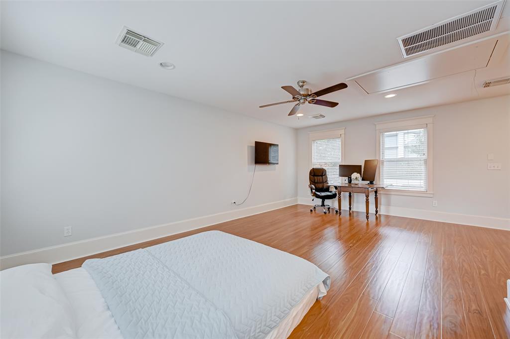 628 W 17th Street