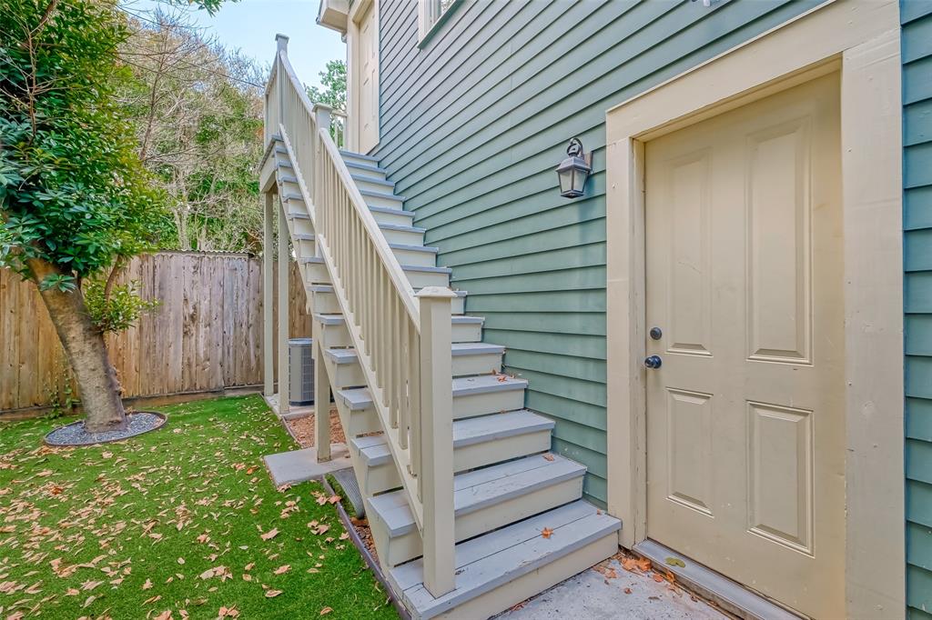628 W 17th Street
