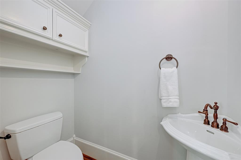 628 W 17th Street
